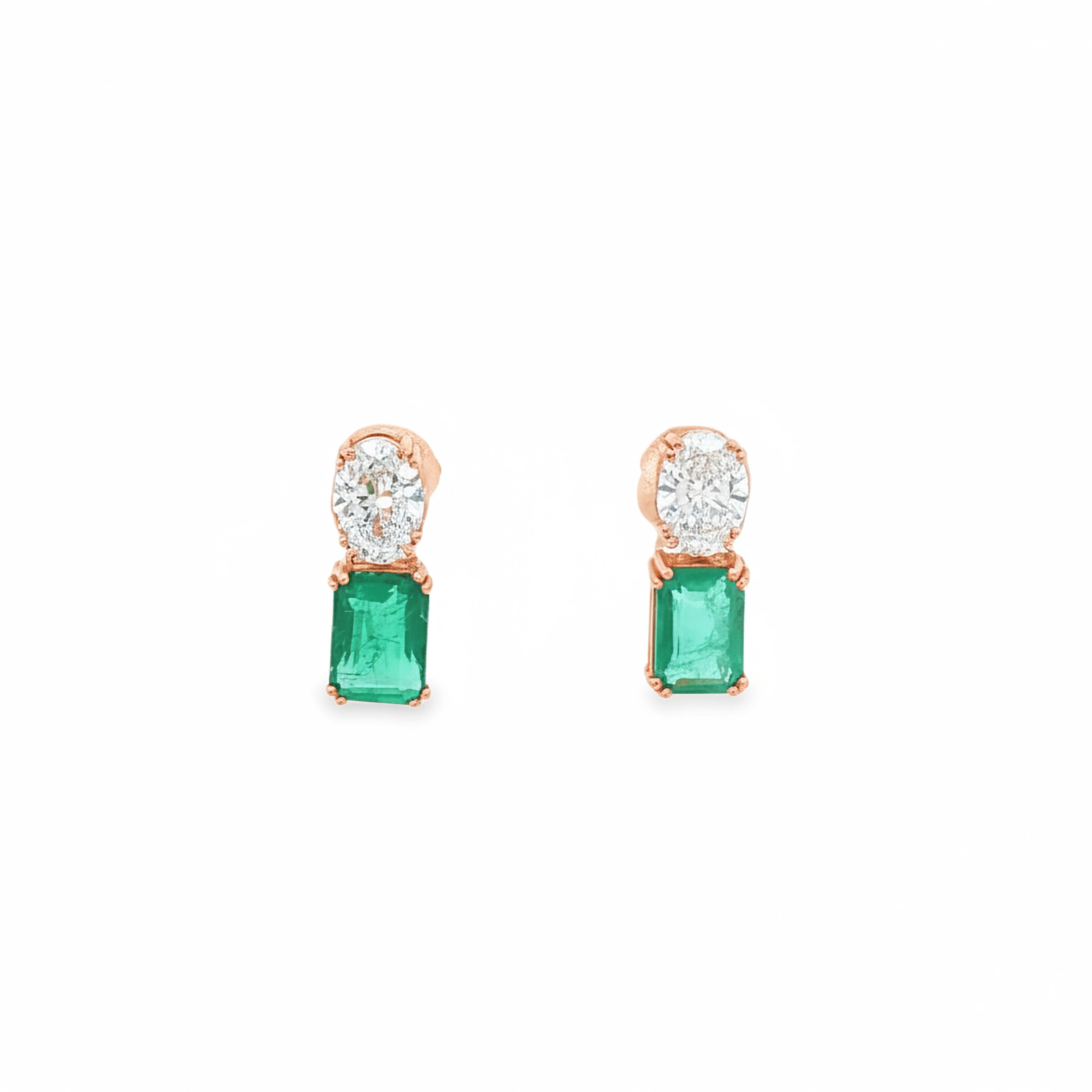 Oval x Green Emerald Earrings
