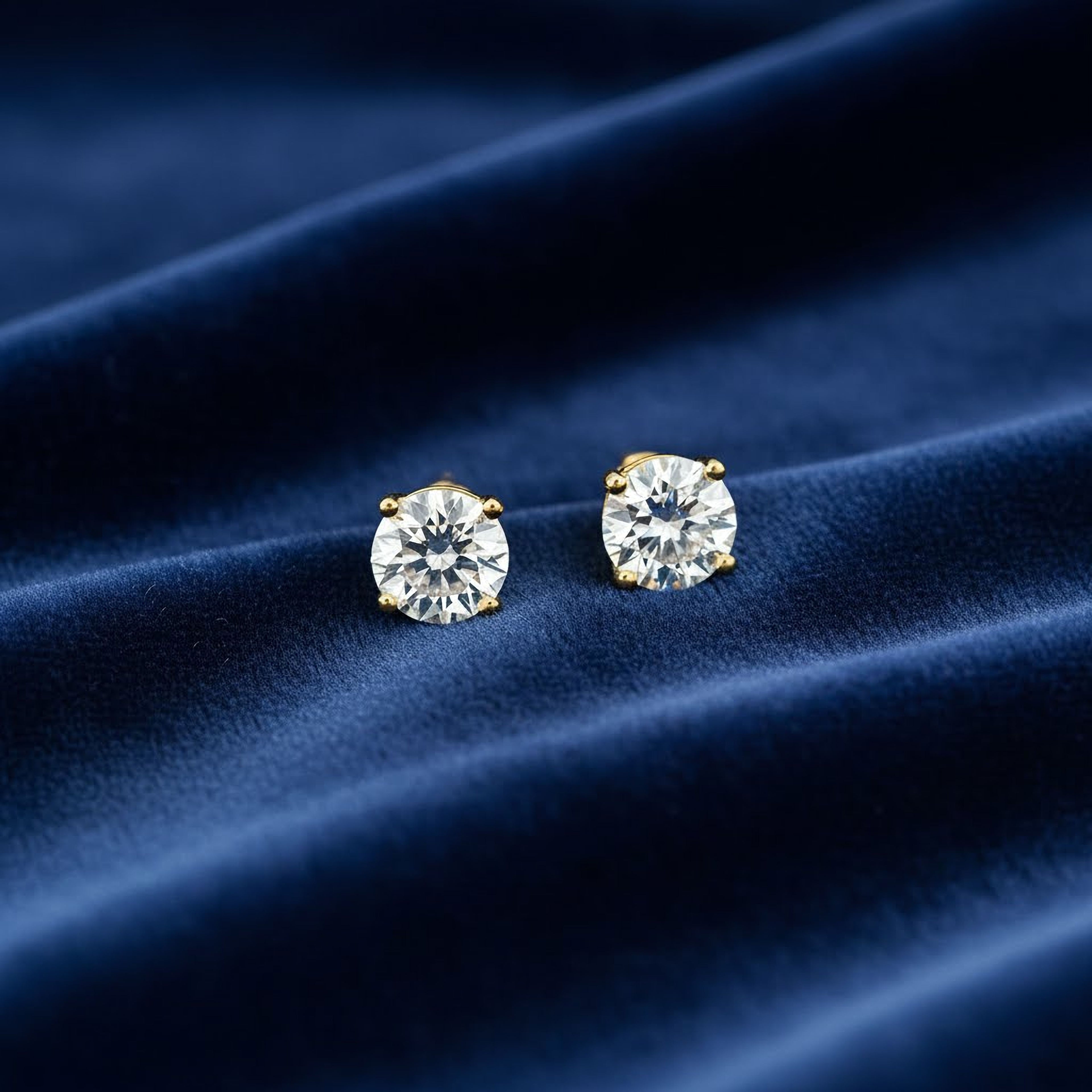 2.5ct Round Studs