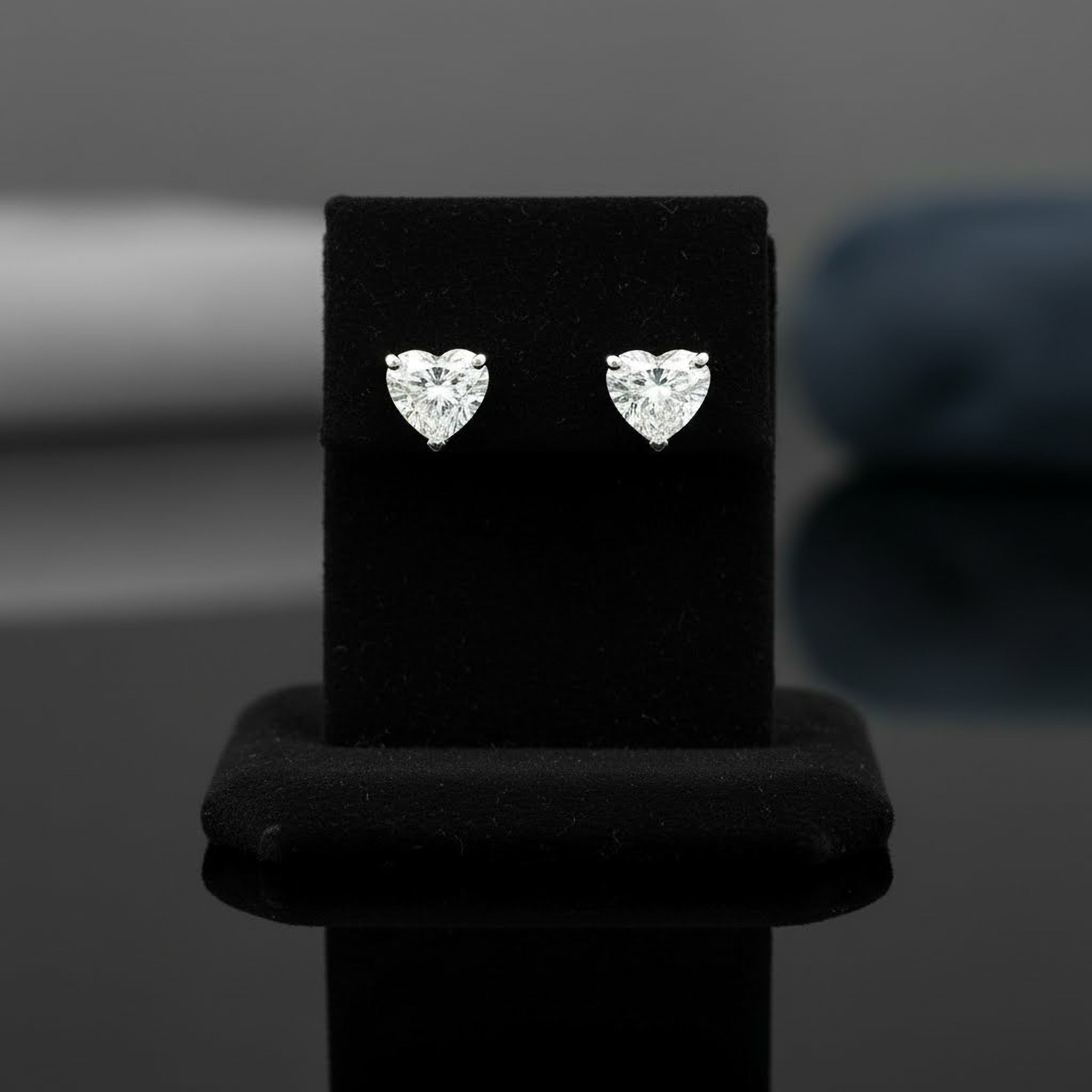 2ct Heart Studs