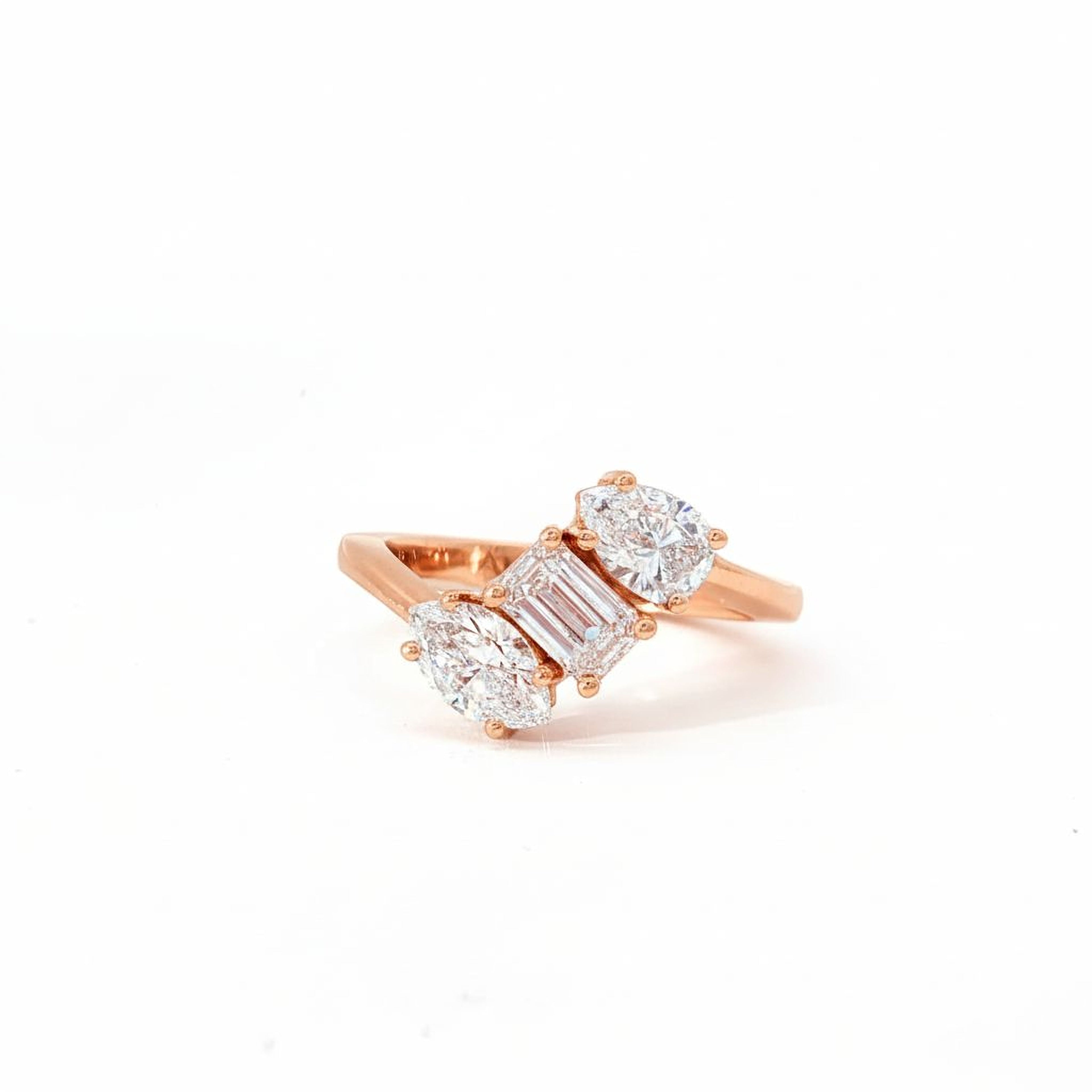 Curved Tri-Shaped Ring