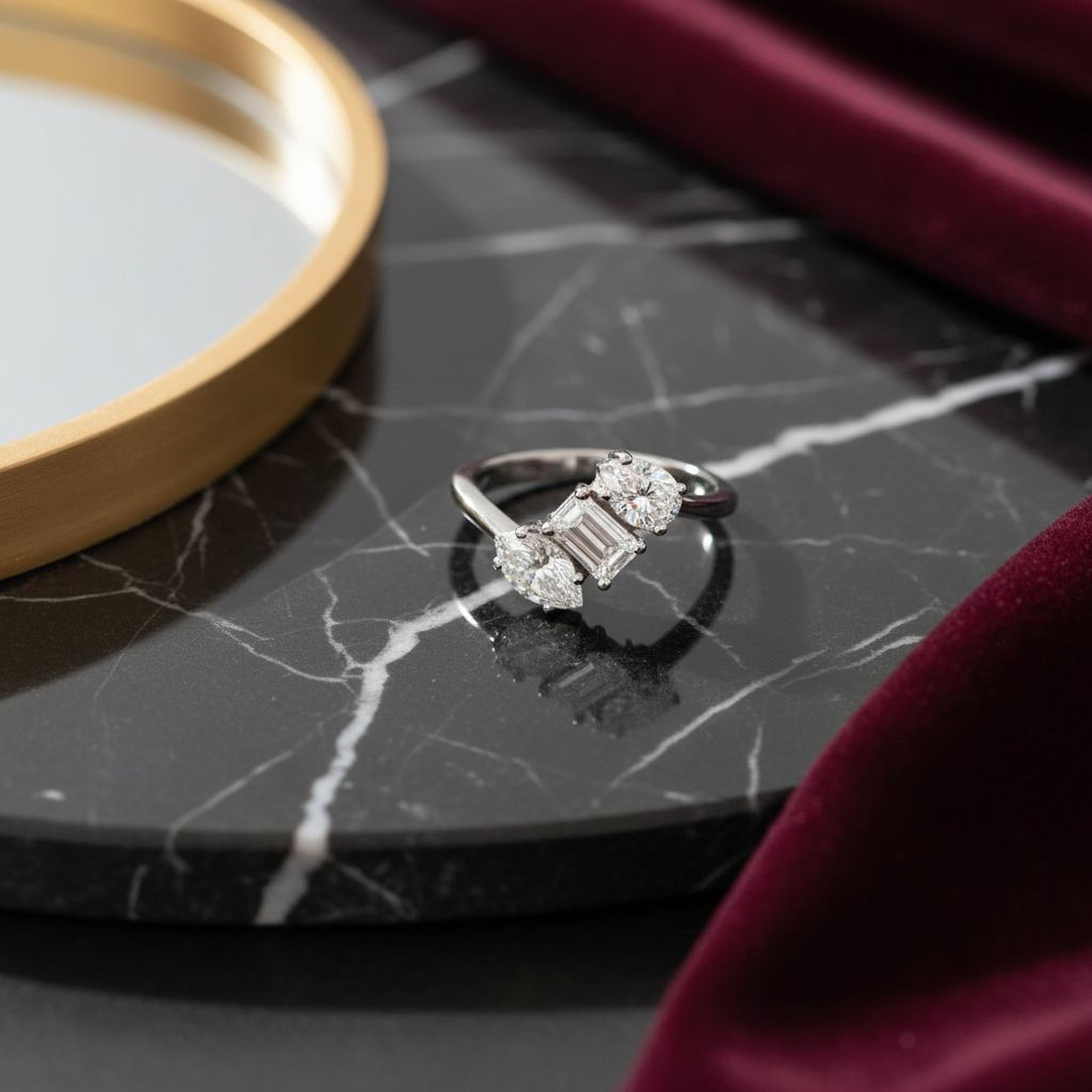 Curved Tri-Shaped Ring