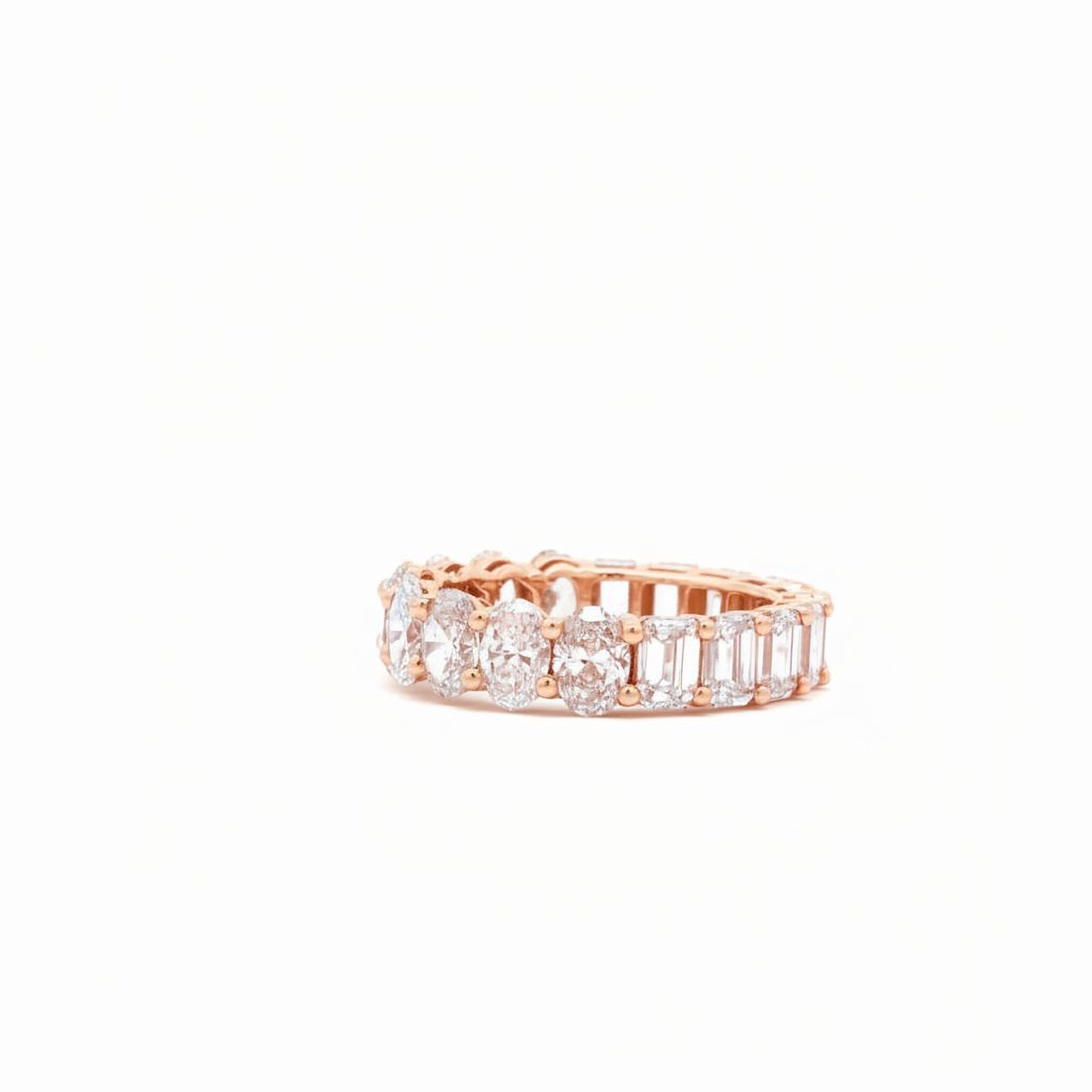 30pts Half Oval x Half Emerald Wedding Band