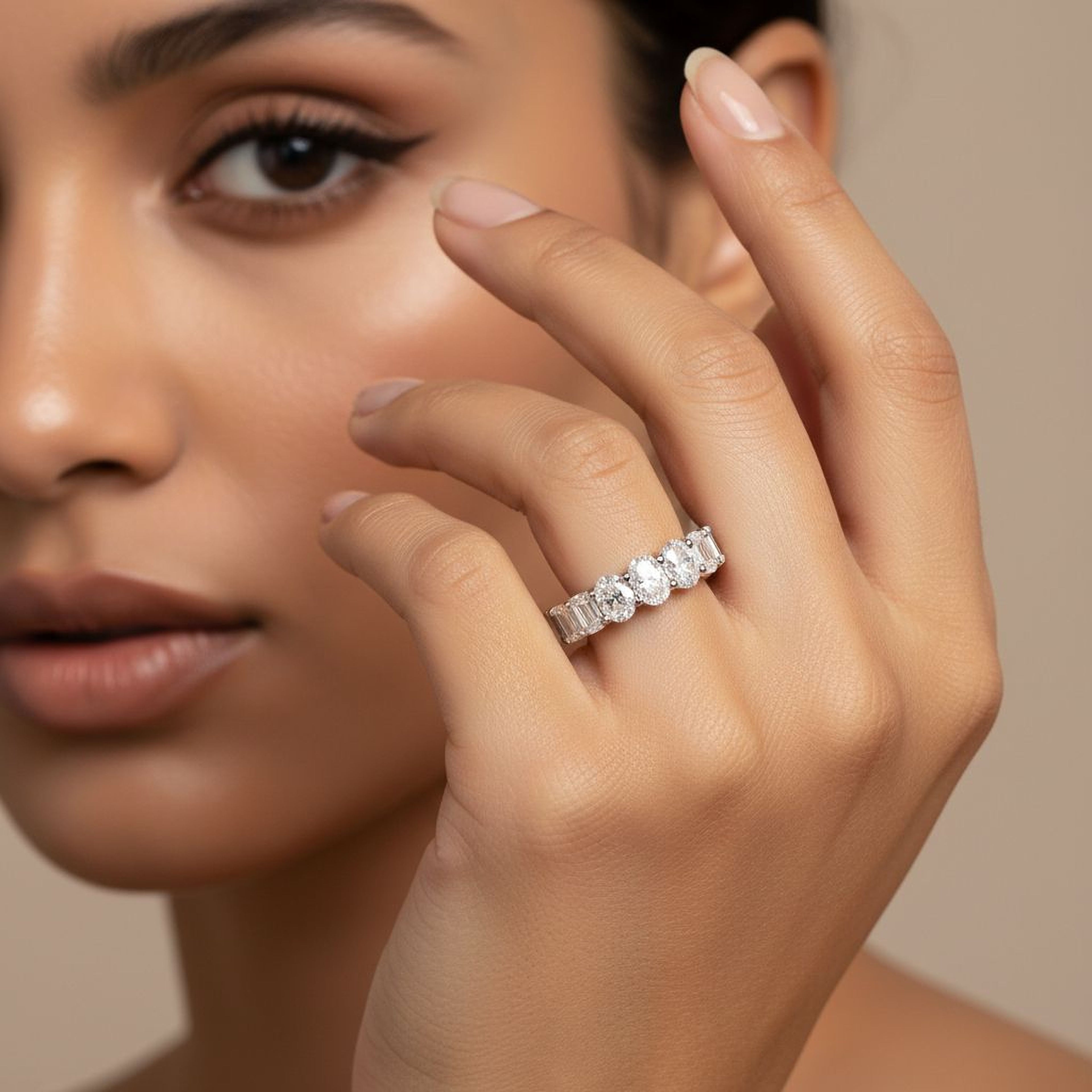 30pts Half Oval x Half Emerald Wedding Band
