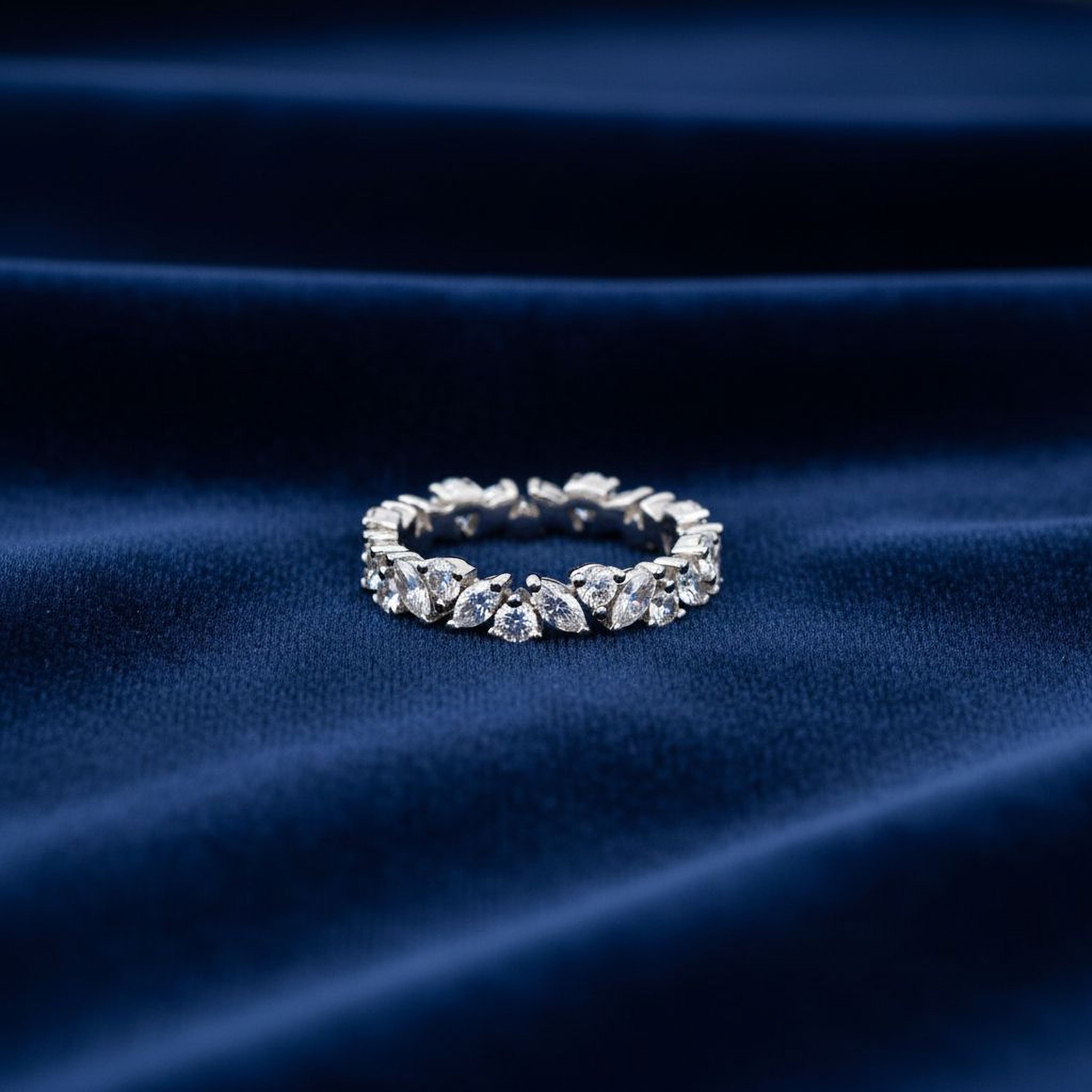 Marquise x Round Eternity Band