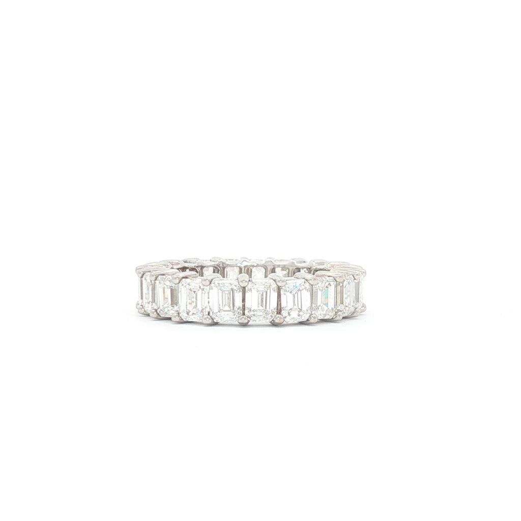 20pts Emerald  Wedding Band