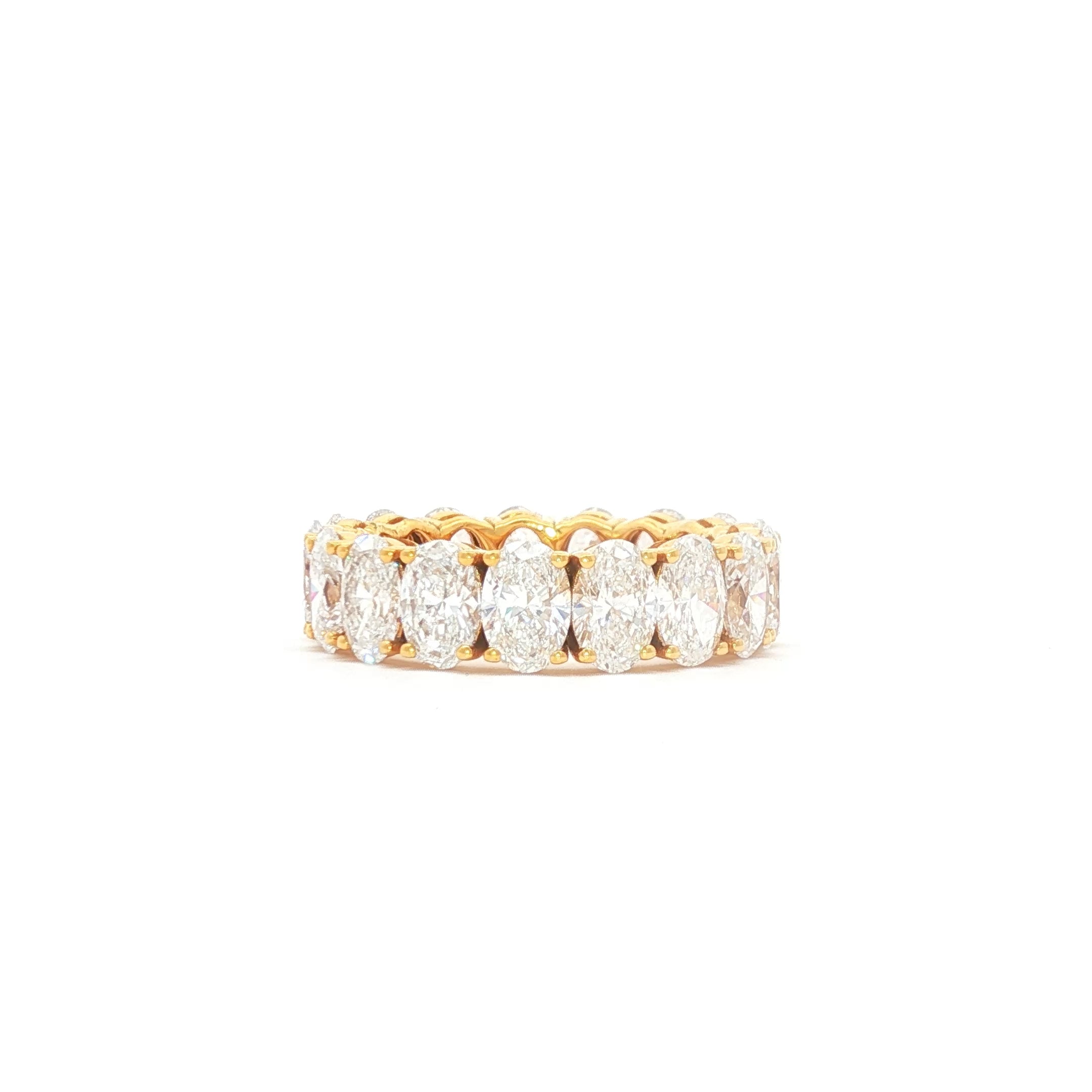 40pts Oval  Wedding Band