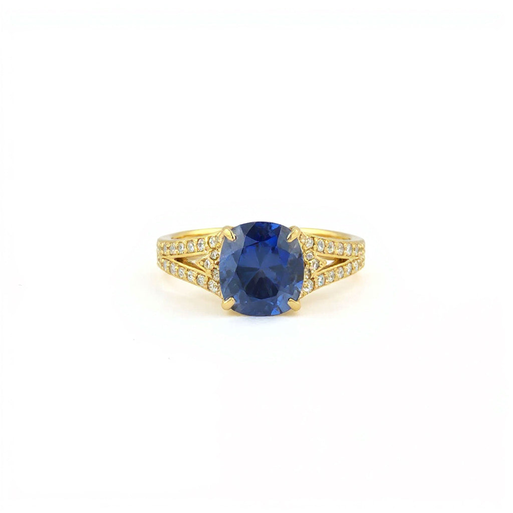 Blue 3.56ct Oval Saphhire Ring