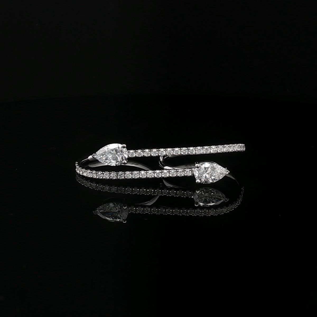 Pear-Shaped Diamonds Anchor Ring