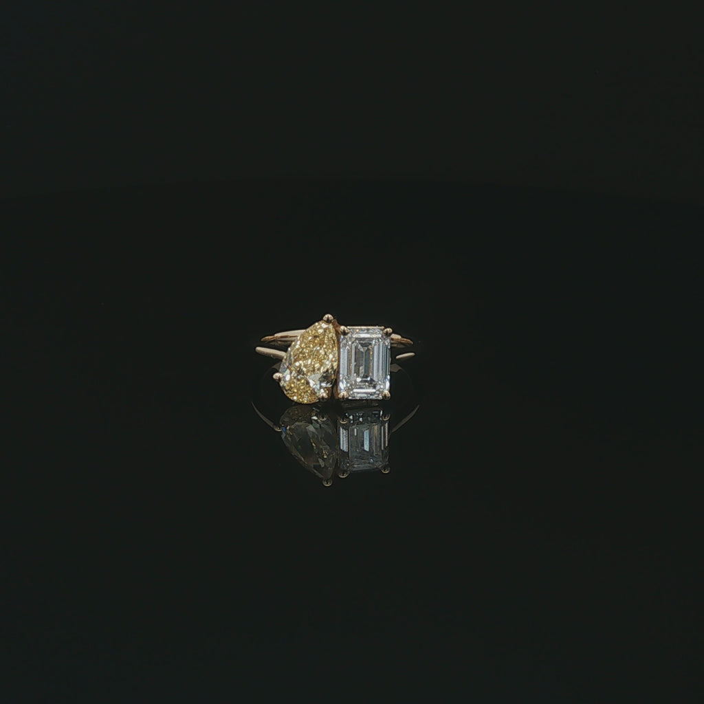 Toi et Moi (Pear x Emerald) Fancy Yellow Diamond Pinky Ring