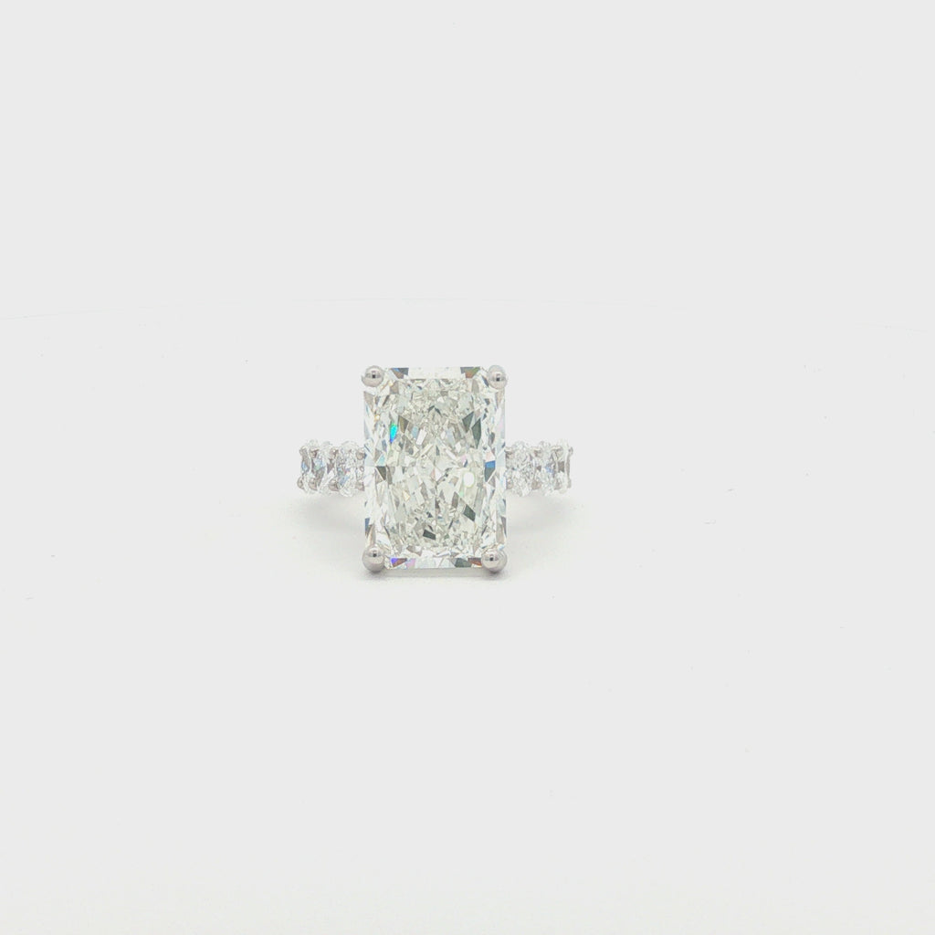 10ct Emerald Ring