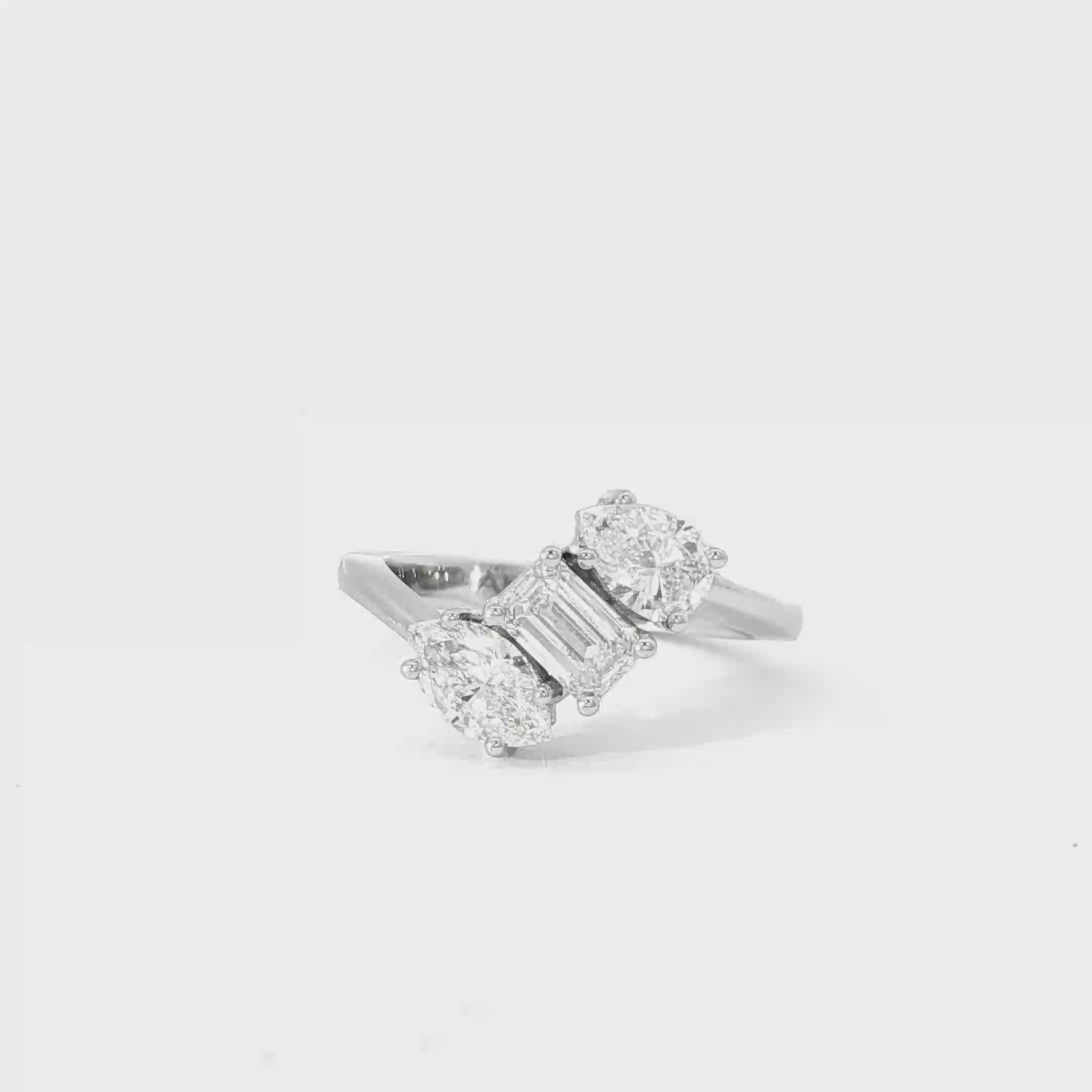 Curved Tri-Shaped Ring